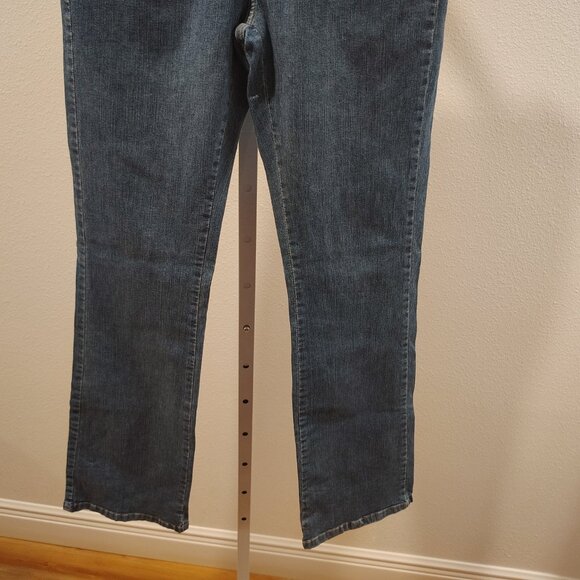 Lee Women's Jeans Lower on the Waist Size 8 Medium Cotton Spandex Stretch - Picture 8 of 12